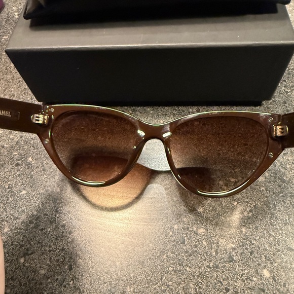 CHANEL 6054 sunglasses - Picture 8 of 10